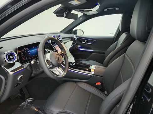 Certified 2025 Mercedes-Benz GLC 300 image 9