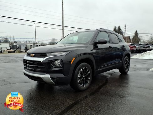 Used 2023 Chevrolet TrailBlazer LT image 1