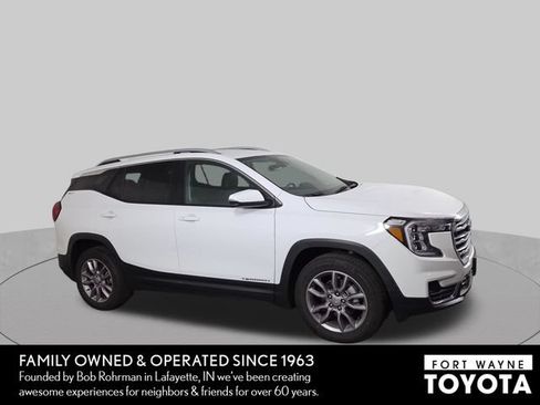 Used 2024 GMC Terrain SLT AWD/4WD image 5