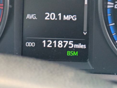 Used 2018 Toyota RAV4 XLE FWD image 26