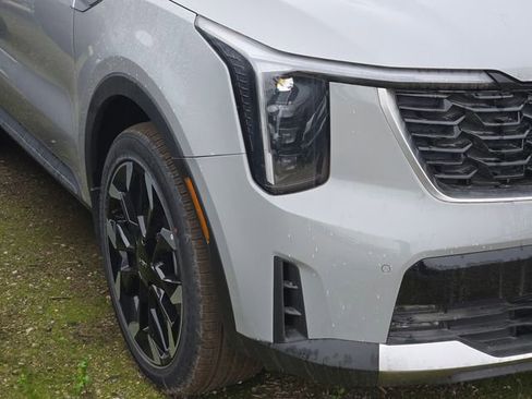 New 2025 Kia Sorento EX FWD image 4