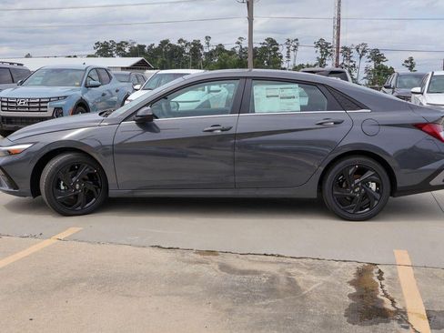 New 2026 Hyundai Elantra SEL Sport Premium FWD image 29