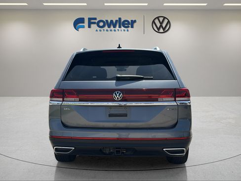 Used 2024 Volkswagen Atlas SEL AWD/4WD image 6