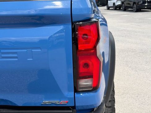 Used 2025 Chevrolet Colorado ZR2 w/ Technology Package AWD/4WD image 10