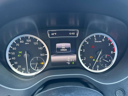 Used 2017 INFINITI QX30 Premium w/ Navigation Package image 20