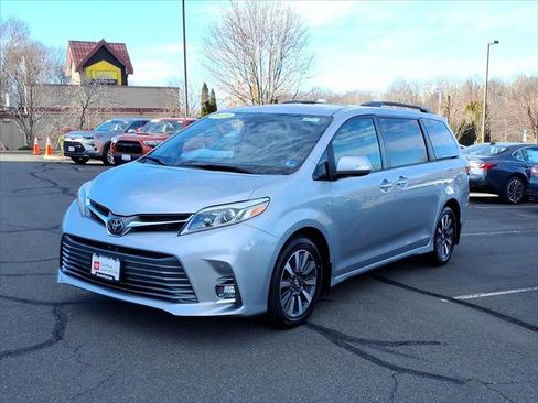 Certified 2019 Toyota Sienna Limited Premium image 1