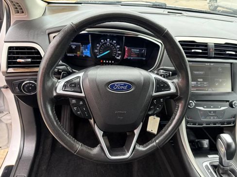 Used 2014 Ford Fusion SE w/ Equipment Group 202A FWD image 12
