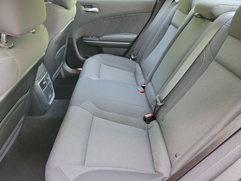 Used 2019 Dodge Charger SXT RWD image 12
