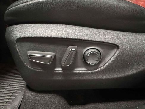 Used 2023 Toyota Highlander XSE image 14