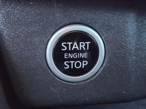 Used 2023 Nissan Rogue SV image 25