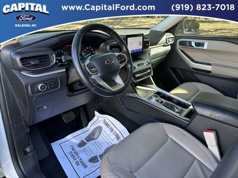 Certified 2022 Ford Explorer XLT w/ Equipment Group 202A image 18