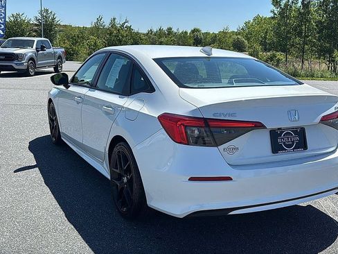 Used 2024 Honda Civic Sport image 9