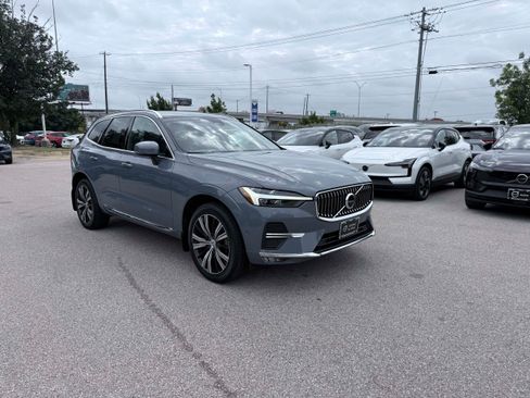 Certified 2023 Volvo XC60 B5 Plus w/ Climate Package FWD image 8