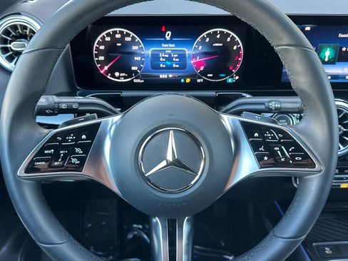 Certified 2025 Mercedes-Benz GLA 250 image 23