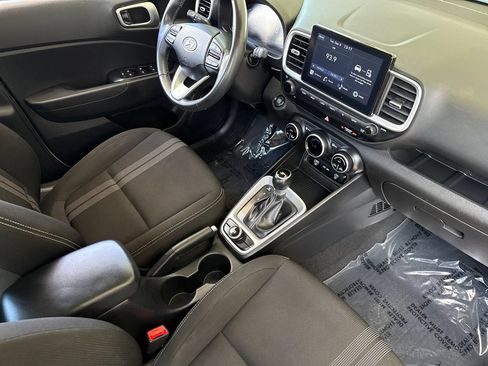 Used 2025 Hyundai Venue SEL FWD image 15