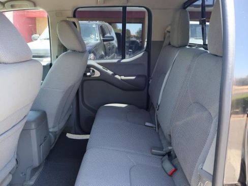 Used 2017 Nissan Frontier SV w/ SV Value Truck Package RWD image 21