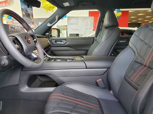 New 2025 Nissan Armada PRO-4X AWD/4WD image 18