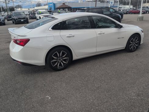 Used 2021 Chevrolet Malibu RS image 2