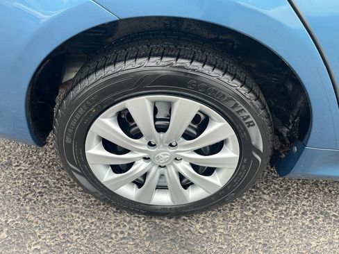 Used 2013 Toyota Corolla LE image 12