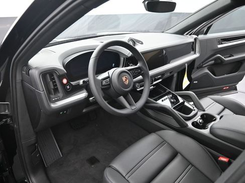 New 2026 Porsche Cayenne Coupe AWD/4WD image 4