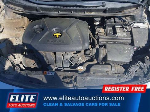 Used 2017 Hyundai Elantra GT image 20