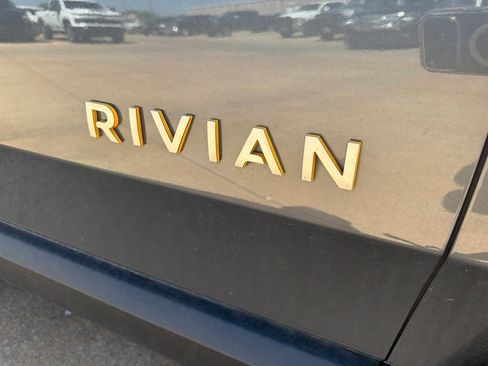 Used 2023 Rivian R1S Adventure AWD/4WD image 13