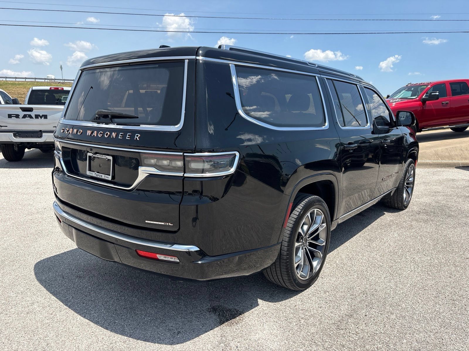 Used 2023 Jeep Grand Wagoneer L Series III AWD/4WD image 6