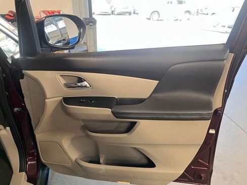 Used 2016 Honda Odyssey EX image 12