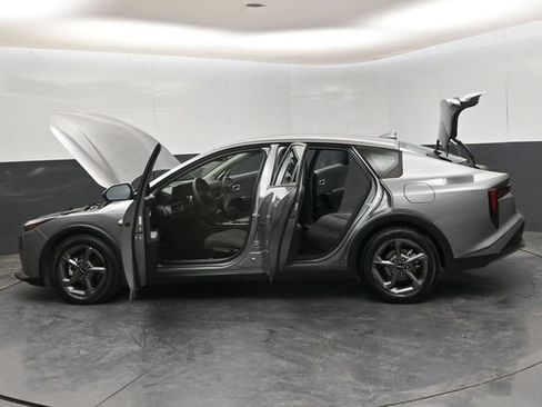 Used 2025 Kia K4 LXS image 35