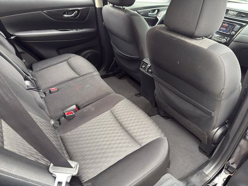 Used 2018 Nissan Rogue SV image 28