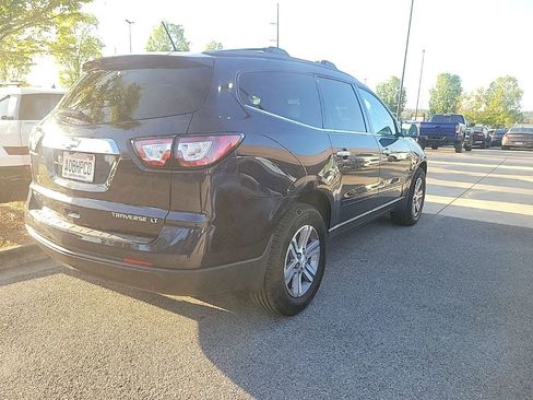 Used 2015 Chevrolet Traverse LT image 3