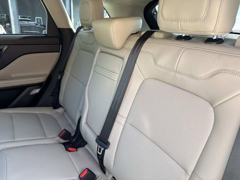 New 2026 Lincoln Corsair Premiere image 14