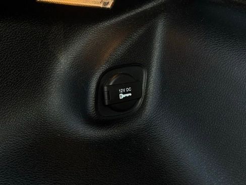 Used 2021 Jeep Cherokee Latitude Lux w/ Comfort/Convenience Group image 10