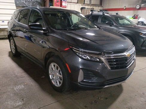 Used 2022 Chevrolet Equinox LT image 2