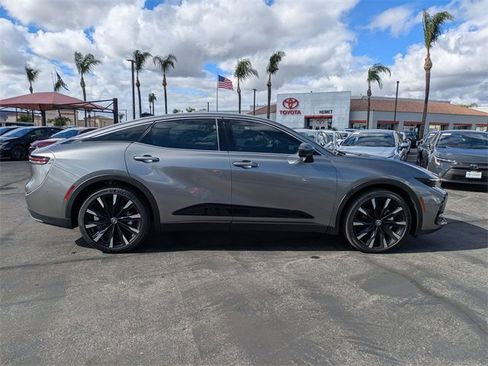 Used 2025 Toyota Crown Platinum image 4