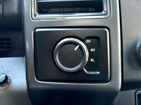 Used 2017 Ford F150 XLT image 38