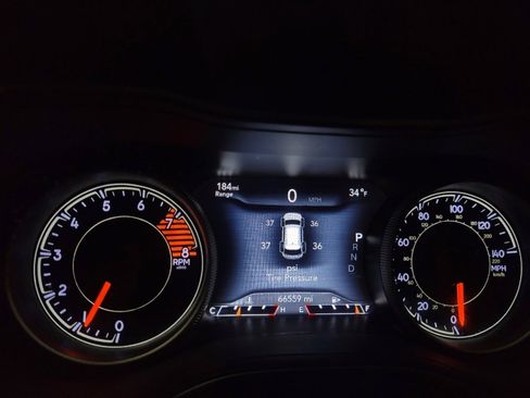 Used 2020 Jeep Cherokee Limited image 23