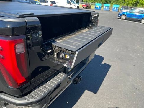 Used 2025 GMC Sierra 3500 Denali w/ Denali Reserve Package AWD/4WD image 9