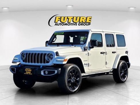 Used 2024 Jeep Wrangler Unlimited Sahara AWD/4WD image 8