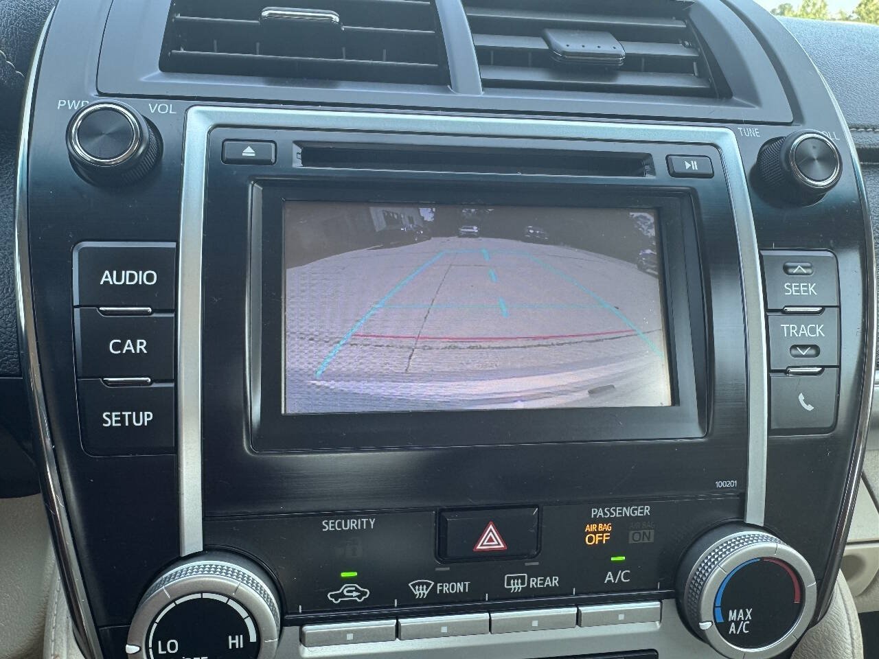Used 2014 Toyota Camry LE FWD image 23