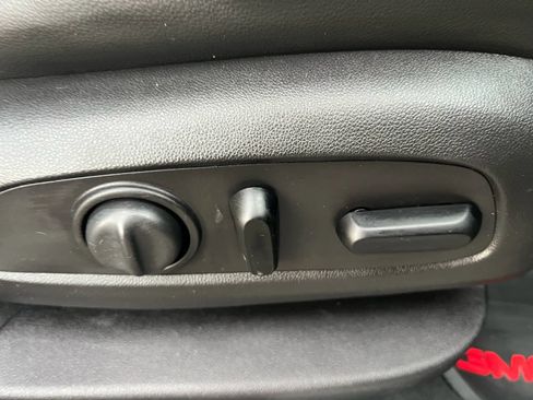 Used 2017 GMC Acadia Denali image 37