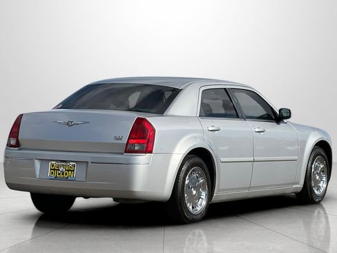 Used 2005 Chrysler 300 Touring image 4