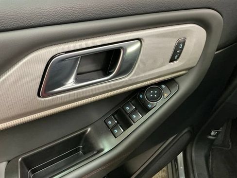 Used 2026 Ford Explorer Active AWD/4WD image 16