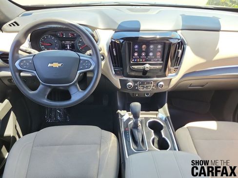 Used 2022 Chevrolet Traverse LS FWD image 9