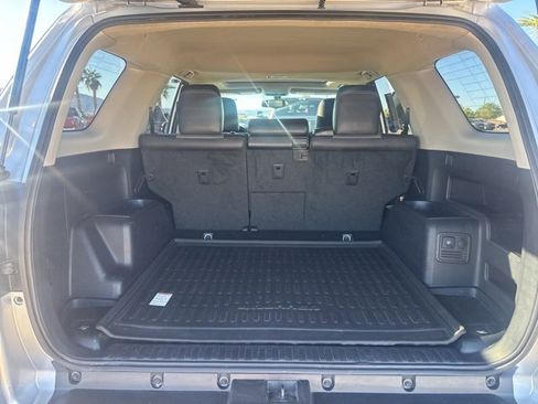 Used 2017 Toyota 4Runner SR5 Premium image 5