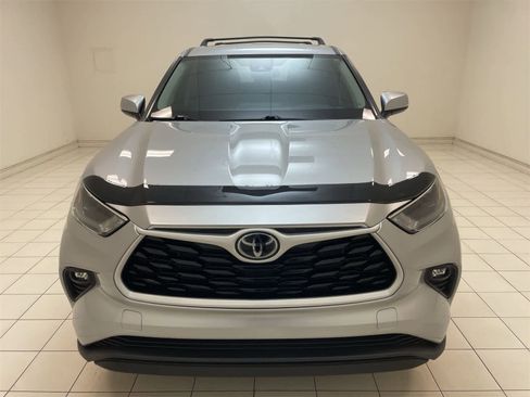 Used 2023 Toyota Highlander LE image 23