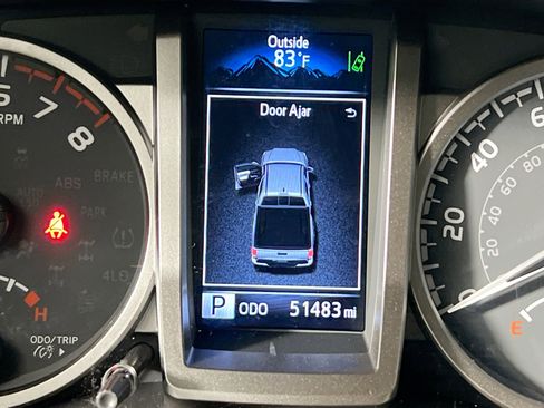 Used 2022 Toyota Tacoma SR5 w/ Technology Package image 23