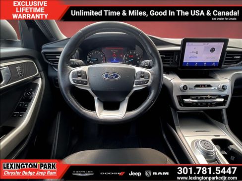 Used 2023 Ford Explorer XLT AWD/4WD image 8