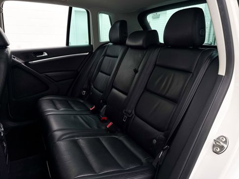 Used 2013 Volkswagen Tiguan SEL image 27