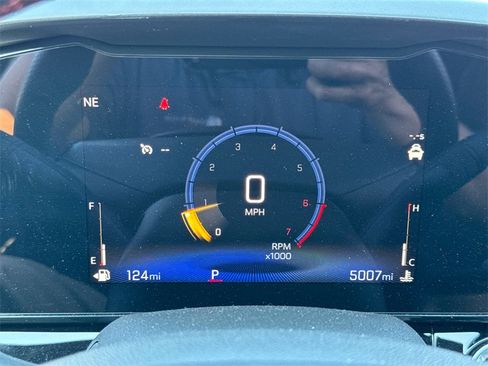 Used 2025 Chevrolet Trax RS image 32